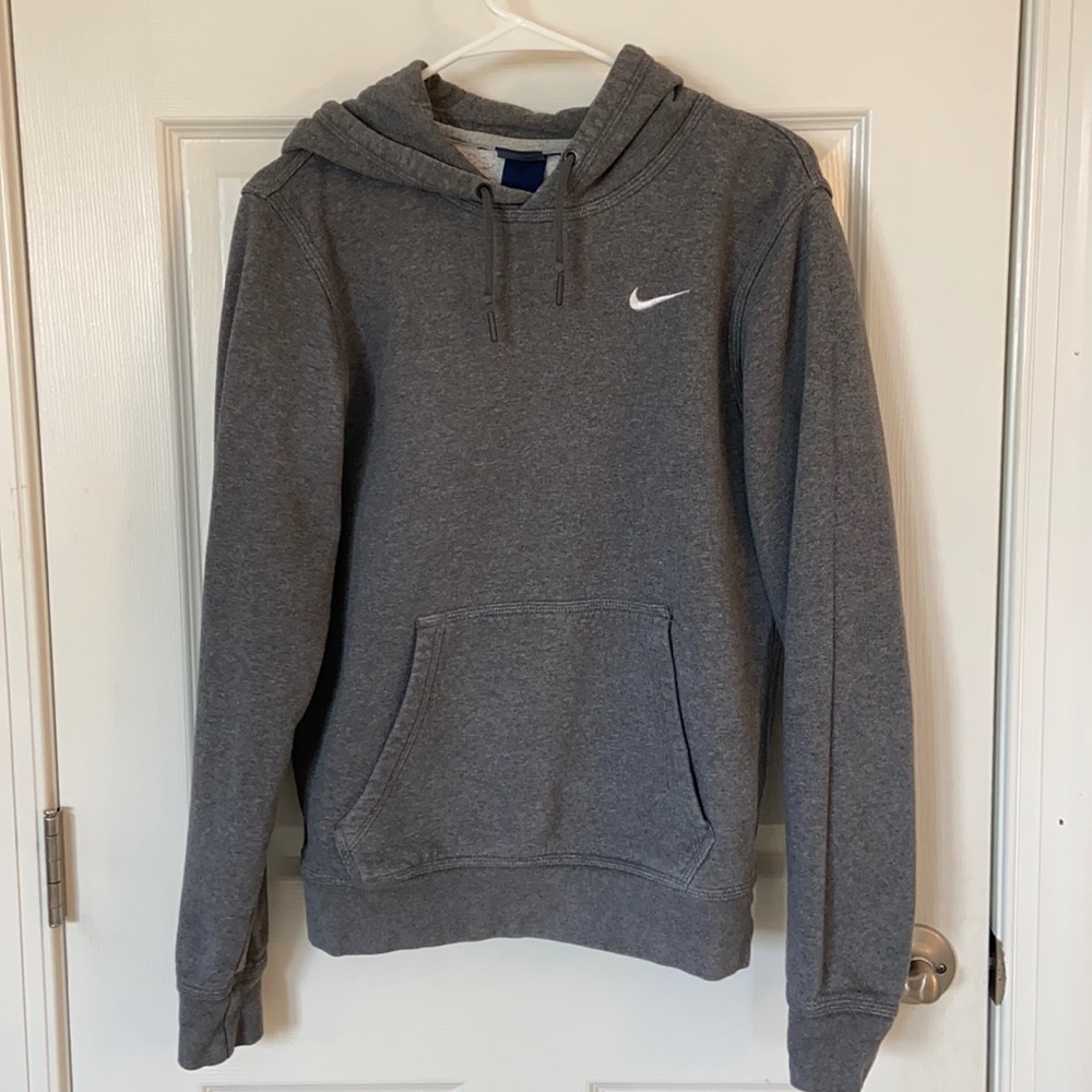 nike sweatshirt